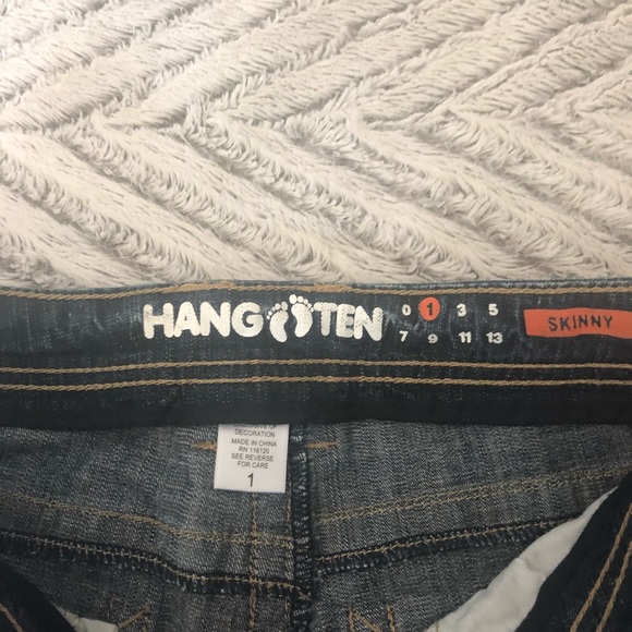 🌞 Cuffed Capri Jeans 🌞 - Picture 3 of 4